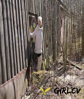 vasya takes a badly needed piss in a backyard location