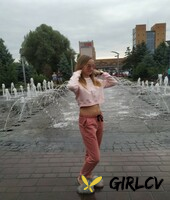 skinny blonde amateur katie posing in her sexy sportswear in public144486