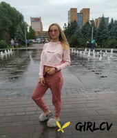 skinny blonde amateur katie posing in her sexy sportswear in public144487