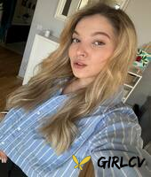 pretty onlyfans babe all about diana posing in her hot outfits in a solo206604