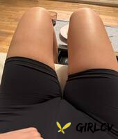 pretty onlyfans babe all about diana posing in her hot outfits in a solo206607