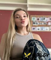 pretty onlyfans babe all about diana posing in her hot outfits in a solo206598
