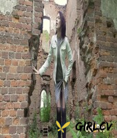 white girl kristina gets caught taking a big piss at an abandon site 2388577898449