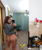 skinny tattooed teen exposes her hot ass & pussy to take selfies in the mirror186629