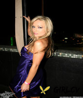 blonde pornstar with big boobs kayden kross shows her body with friends