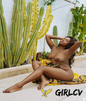 curvy ebony model aziza shows her natural tits and poses in the pool
