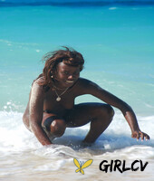 exotic ebony babe maria l showcases her great naked body on a sandy beach123072