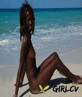 exotic ebony babe maria l showcases her great naked body on a sandy beach123067