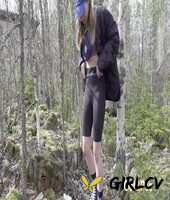 white girl nastya takes a badly needed pee while hiking in the woods212860