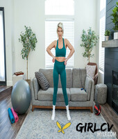 slutty wife charli phoenix cuckolds her husband with their hunky black trainer147841