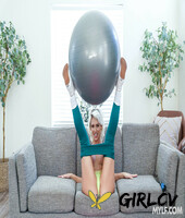 slutty wife charli phoenix cuckolds her husband with their hunky black trainer147845