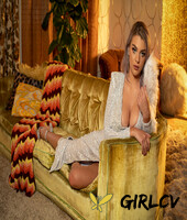 beautiful blonde babe gabbie carter shows her big tits and her sexy ass