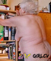 lonely granny galfira exposes her big saggy tits while changing in a solo152074