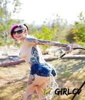 tattooed amateur joanna angel wetting big milf boobs in sunglasses111554