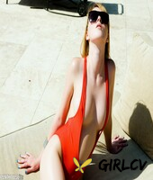 ginger milf marie mccray loses her red swimsuit and teases with her juicy tits189078