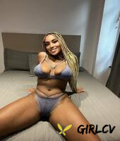 ebony solo model laila santiagoo sports a nice smile during sfw action227180