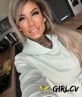 glamorous amateur babe jacky posing in her provocative outfit in a solo141873