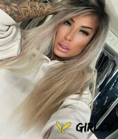 glamorous amateur babe jacky posing in her provocative outfit in a solo141874