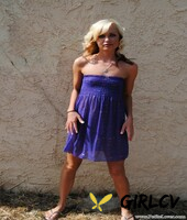sexy blonde tiff hikes her short dress in the sun to flash naked upskirt142630