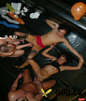 brunette swinger gets spit roasted & enjoys a pussy licking in a wild orgy148570