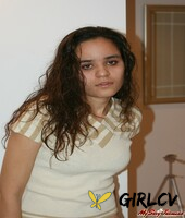 indian solo girl reveals her brassiere while changing her clothing236697
