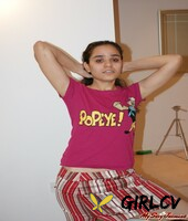 indian solo girl reveals her brassiere while changing her clothing236691