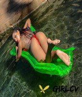 leggy latina beauty yurizan beltran frees her amazing ass from her bikini98288