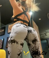 fit amateur anca posing in her sexy yoga pants in her gym compilation205100